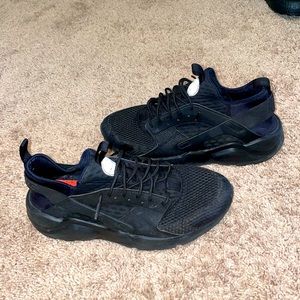 Nike Mens Hurache Ultra